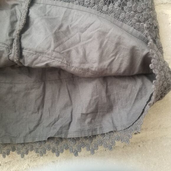 American Eagle Outfitter crochet lace skirt. Sz 8 - Picture 7 of 7